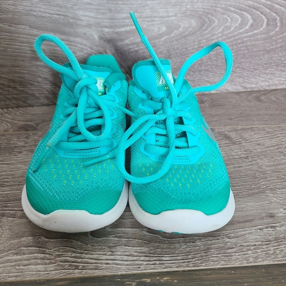 Nike kids toddler free rn shoes sz 10.5 - Picture 2 of 6